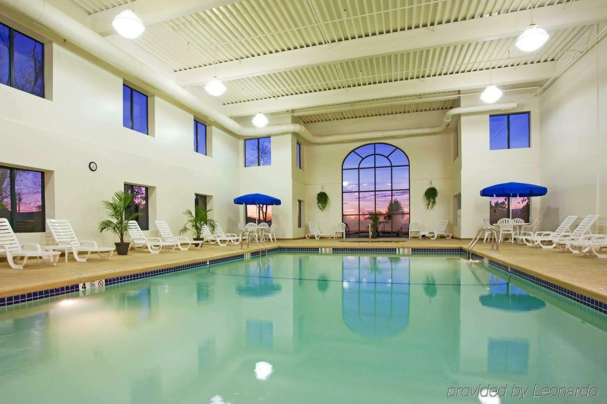 Holiday Inn Express & Suites Buffalo Airport By Ihg Cheektowaga Εξωτερικό φωτογραφία